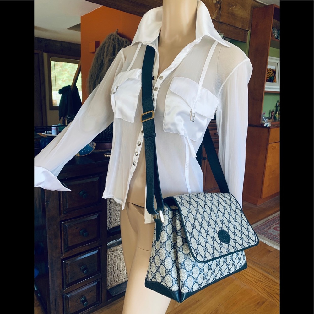 ❌❌SOLD❌❌GUCCI RARE AMAZING 9 /Out Of 10 COND💙🔥